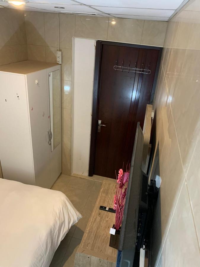 Small Budget Rooms For 'Girls' Only In Dubai, Marina Luaran gambar