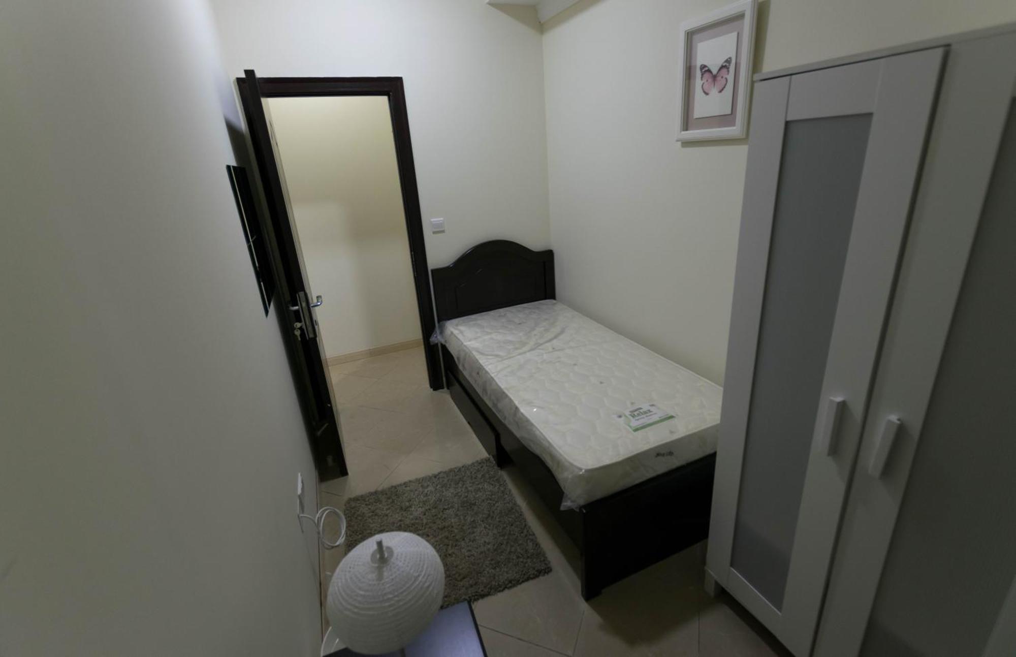 Small Budget Rooms For 'Girls' Only In Dubai, Marina Luaran gambar