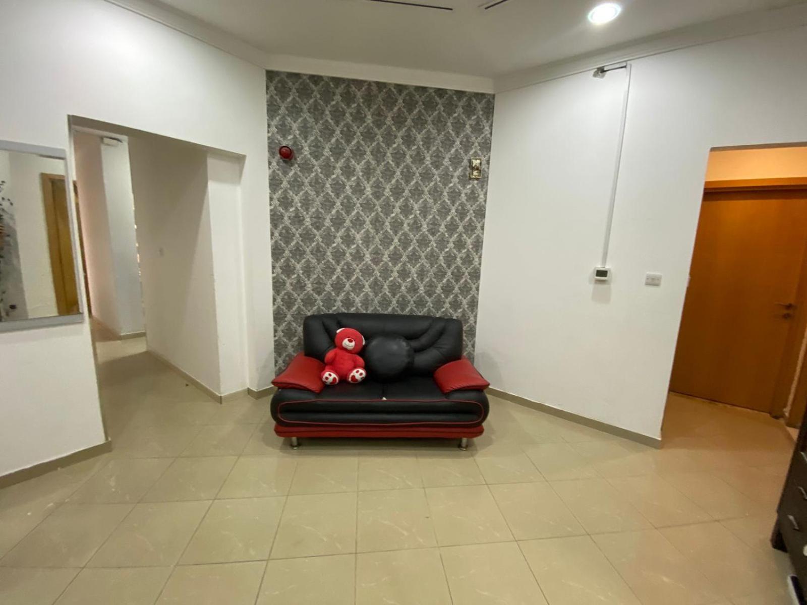 Small Budget Rooms For 'Girls' Only In Dubai, Marina Luaran gambar